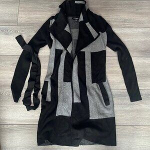 XS231 Le chateau grey and black cardigan with waist tie